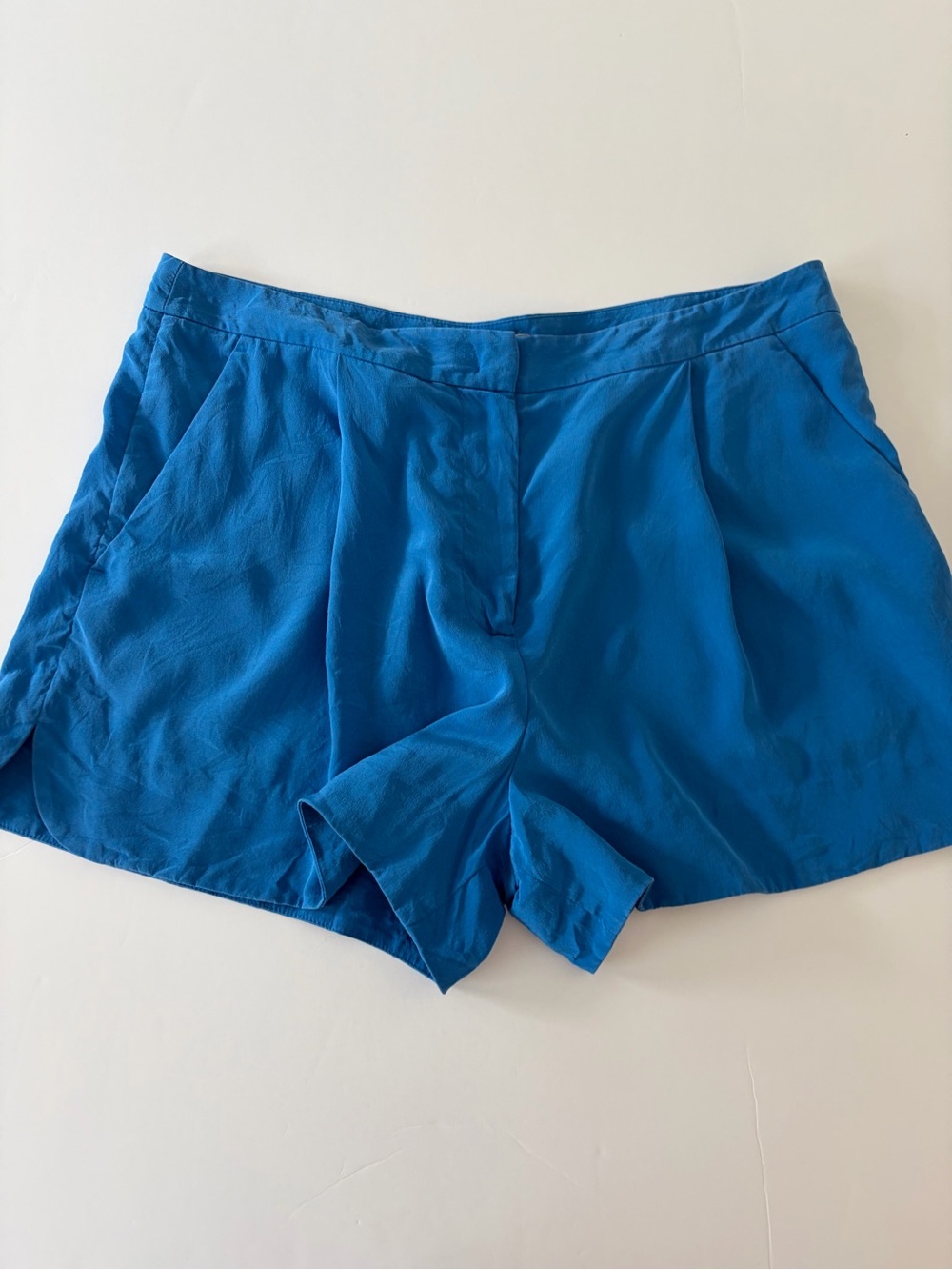 Vince Women’s Blue 100% Silk Shorts Size 4